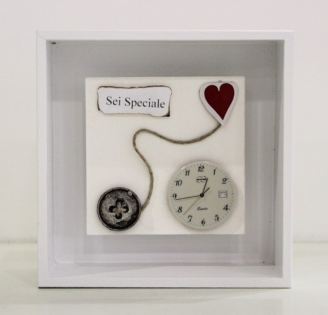Sei speciale - box con assemblaggi di Sara Lovari