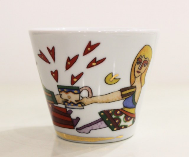 Tazza da cappuccino in porcellana con disegno originale di Francesco Musante (lato 1)