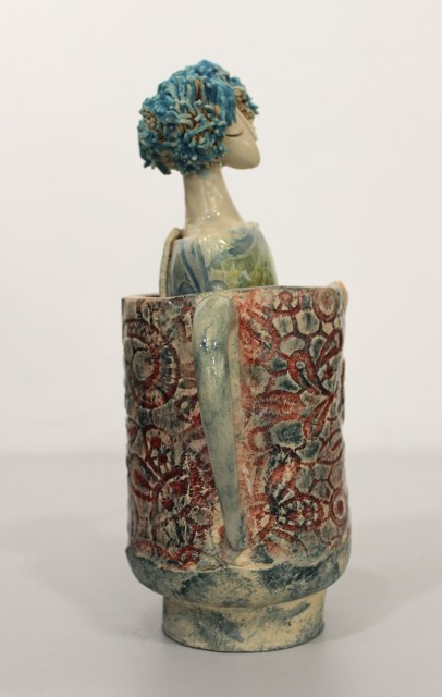 Pandora nella tazza (lato 2) - scultura di Deborah Ciolli