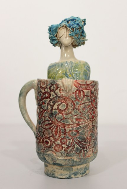 Pandora nella tazza (fronte) - scultura di Deborah Ciolli
