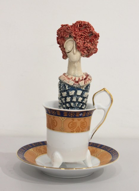 Tazzina vintage - scultura in ceramica di Deborah Ciolli (lato 1)