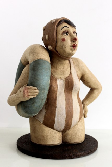 Bagnante - scultura ceramica (vista 2)
