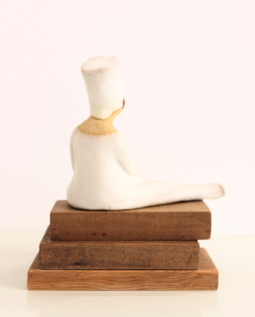 Custode - scultura ceramica di Sabrina Inzaghi (vista 4)