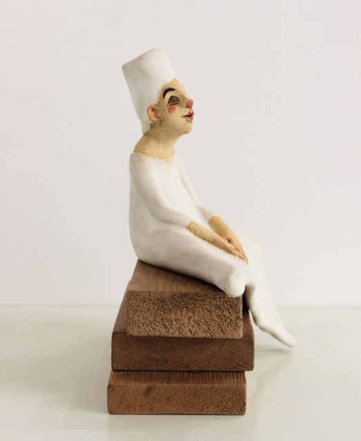 Custode - scultura ceramica di Sabrina Inzaghi (vista 3)