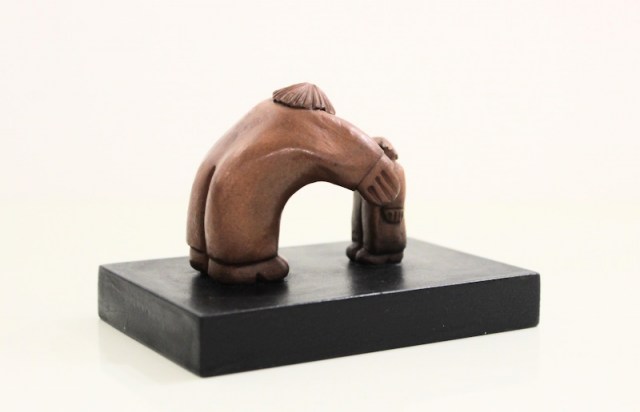 Il Papà gentile - scultura di Vincent Millard (lato 3)