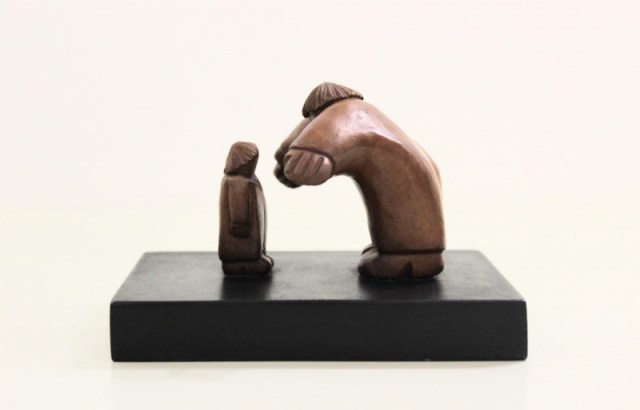 Il Papà gentile - scultura di Vincent Millard (lato 5)