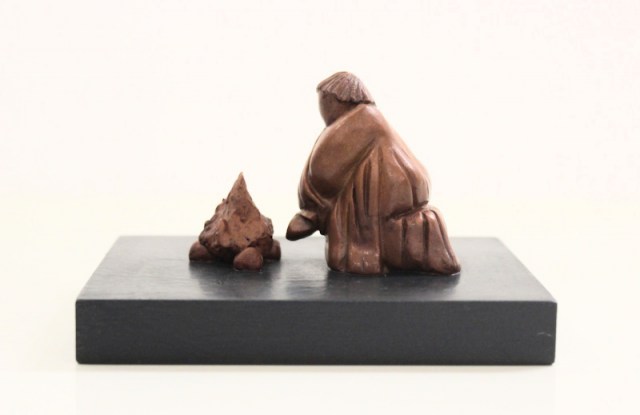 Davanti al fuoco - scultura di Vincent Maillard (lato 5)