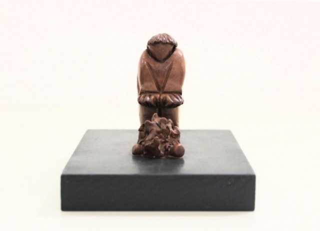 Davanti al fuoco - scultura di Vincent Maillard (lato 5)