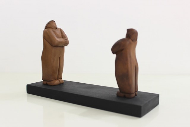 Discussione - scultura di Vincent Maillard (lato 1)