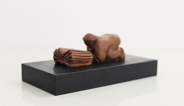 Persona che legge - scultura di Vincent Maillard (lato 6)