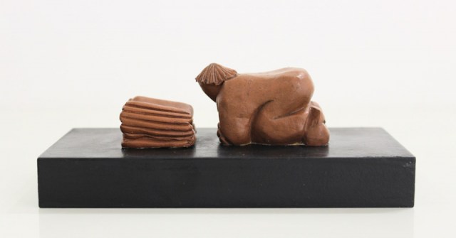 Persona che legge - scultura di Vincent Maillard (lato 4)