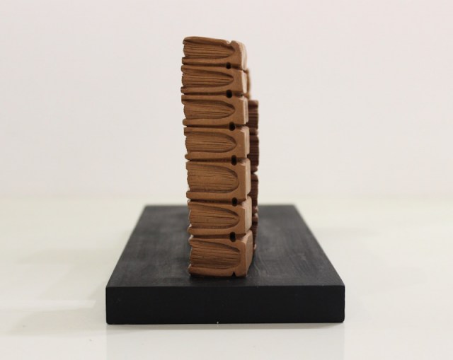 Libri inclinati - scultura di Vincent Maillard (lato 5)