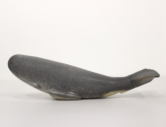 Balena - scultura in grés di Tonino Negri (vista 1)